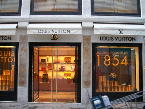 louis vuitton a cosenza|louis vuitton in italia.